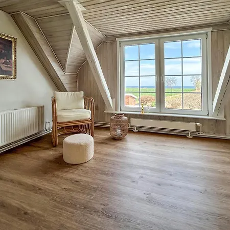 Lovely In With House Sea View